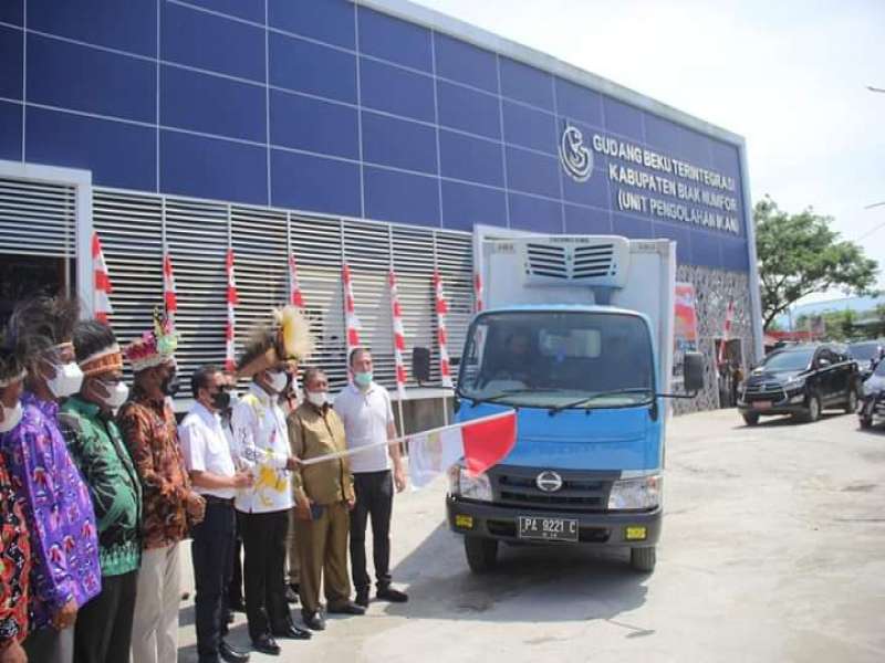 LAUNCHING PERDANA EKSPOR 38 TON PRODUK PERIKANAN KABUPATEN BIAK  KE SINGAPURA
