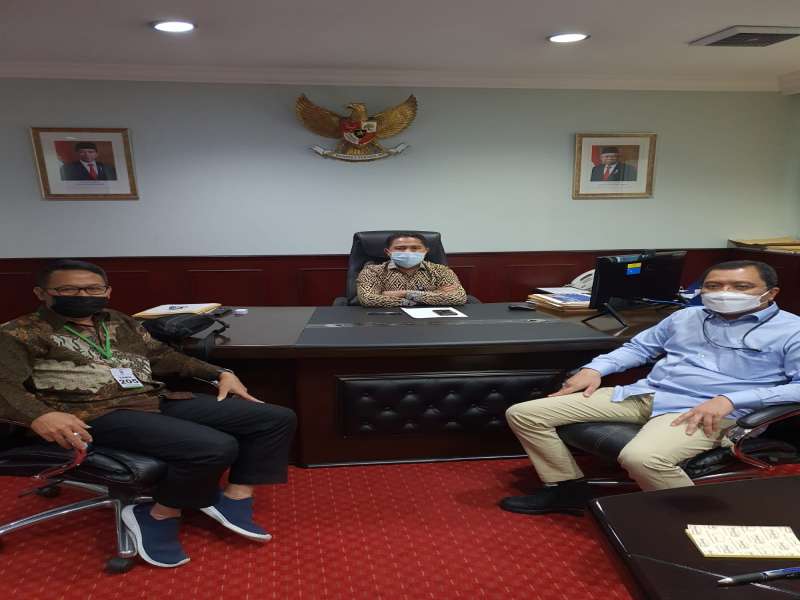 KADIS DPMPTSP BIAK NUMFOR HERY MULYANA BERTAMU KE DEPUTI P M Pak IDRUS DAN DIR PSPB Pak EDY JUNAEDI