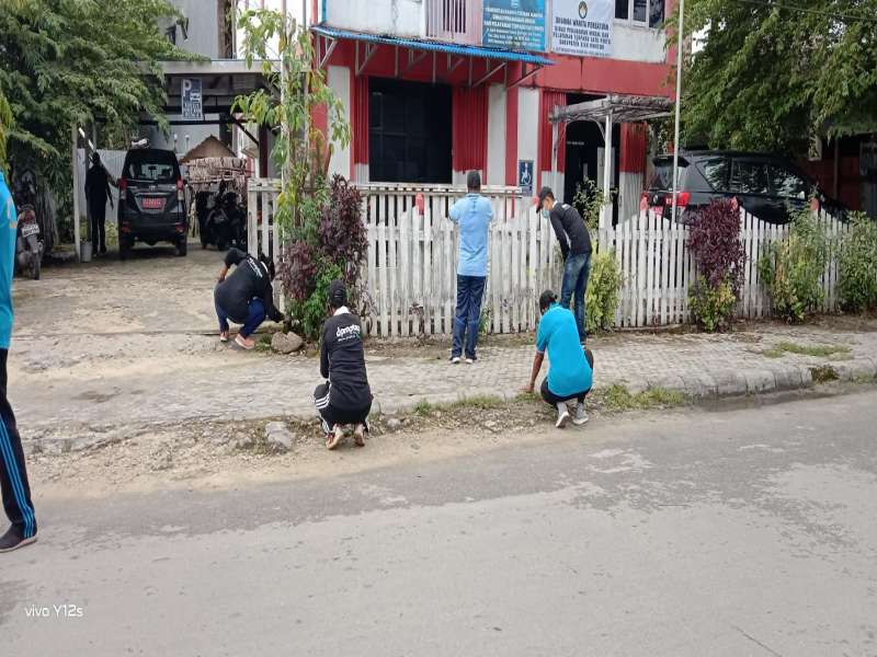 Kegiatan Jumpa Berlin sekitar Kantor DPMPTSP Biak 