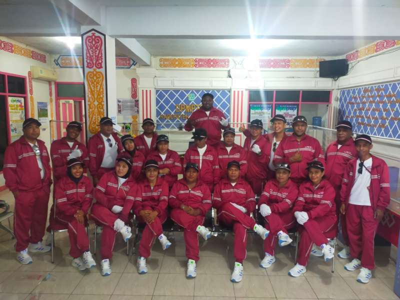 DPMPTSP MEMEMERIHKAN GERAK JALAN DALAM RANGKA HUT RI 77